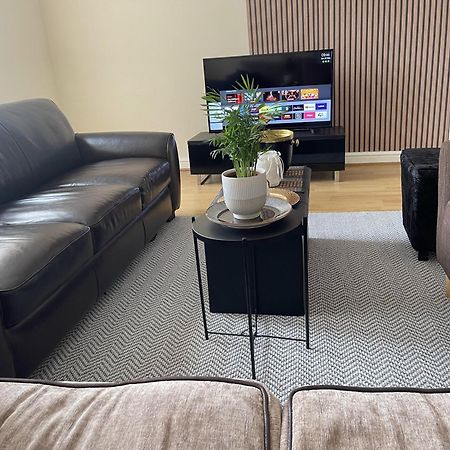 2-Bed Apartment - Sleeps 4 - Street Parking - Wifi Манчестер Екстер'єр фото