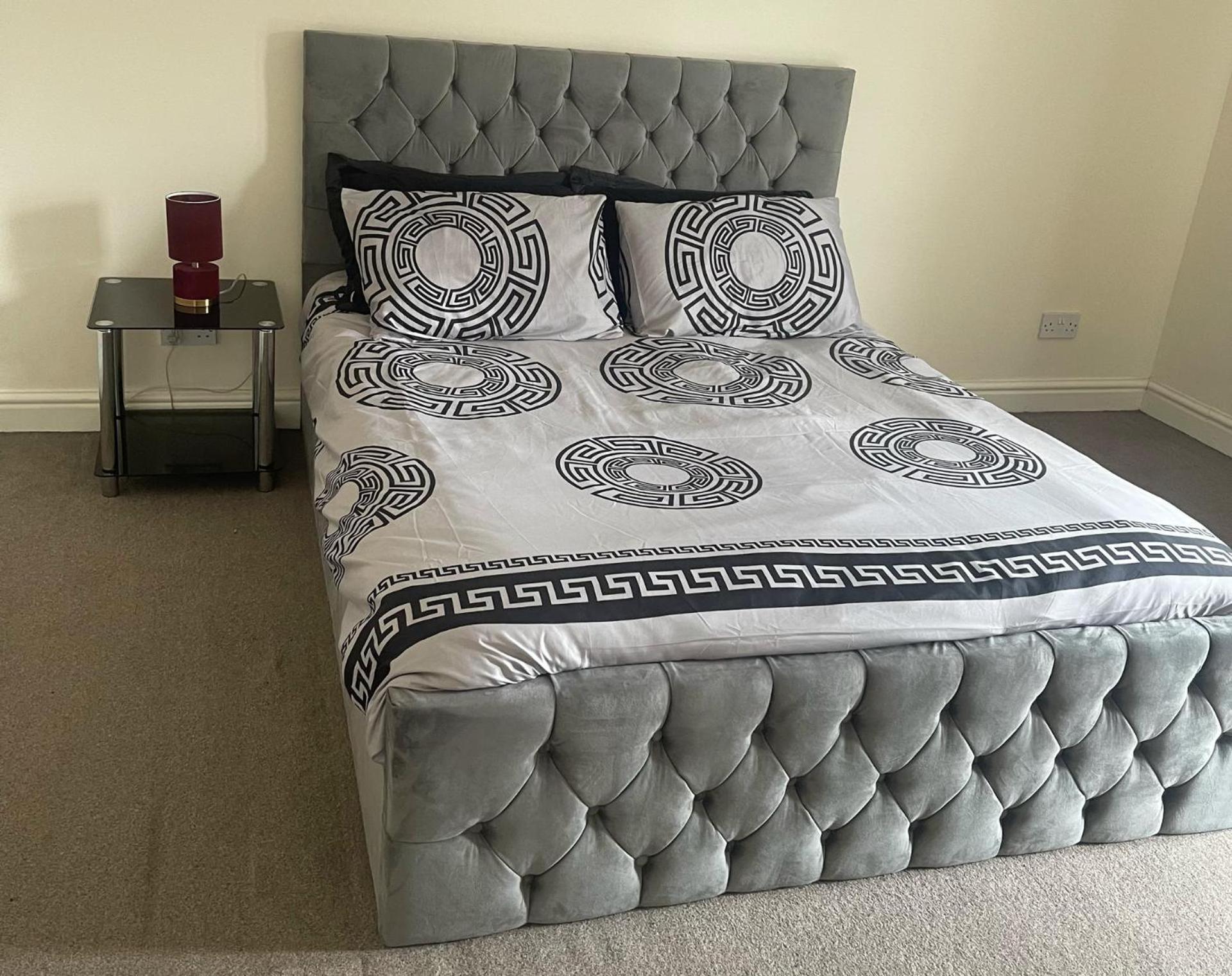 2-Bed Apartment - Sleeps 4 - Street Parking - Wifi Манчестер Екстер'єр фото